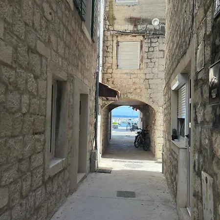 Apartment Lucijan Kastela