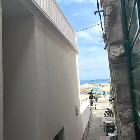 Lucijan * Kastela